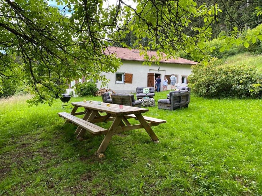 Ferme De Chenezeau - 15 Personnes , 7 Chambres Gérardmer Exteriör bild
